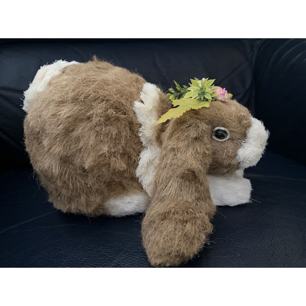 Pier 1 Sisal Straw Girl Bunny Rabbit Flowers Easter Tan & White Laying Decor